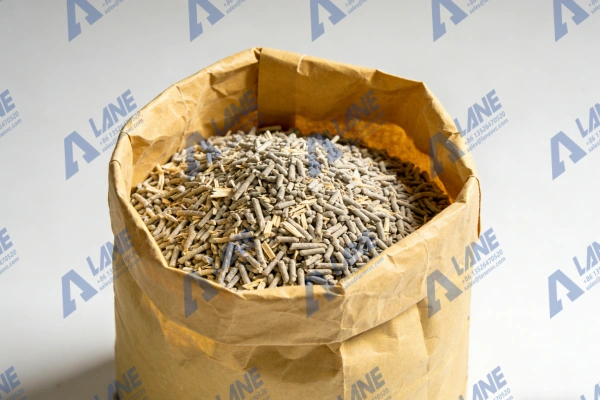 Pulp cat litter granulator